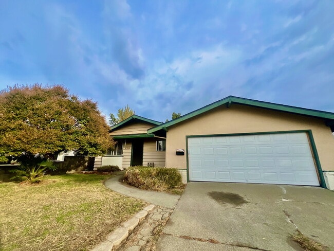 280 Markham Ave in Vacaville, CA - Building Photo - Building Photo