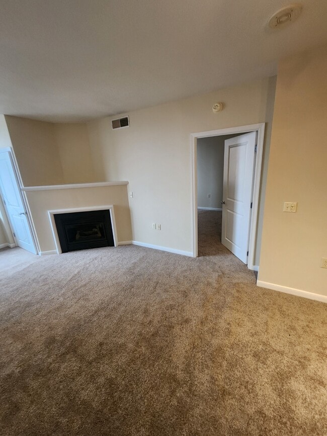 851 N Glebe Rd, Unit 1207 in Arlington, VA - Foto de edificio - Building Photo