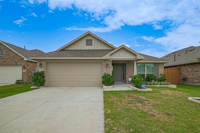 property at 2712 Golden Palms Ln