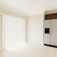 2376 NW 36th Ave in Coconut Creek, FL - Foto de edificio - Building Photo
