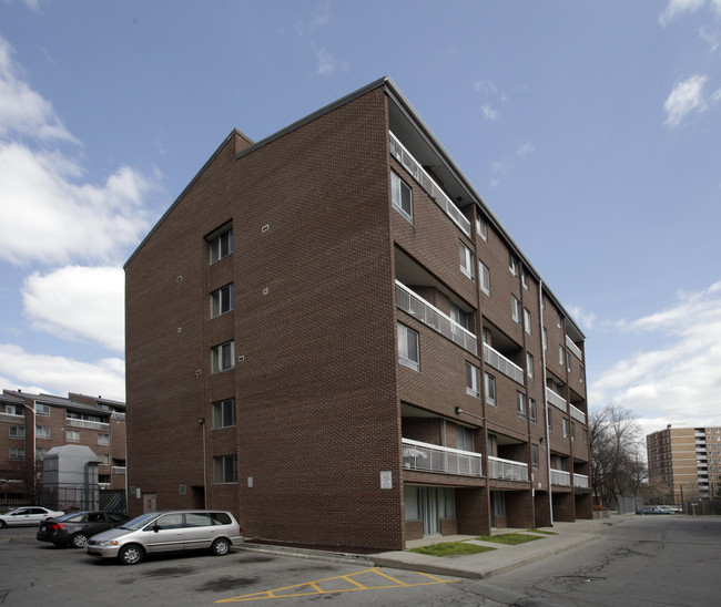 The Hylands in Toronto, ON - Building Photo - Building Photo