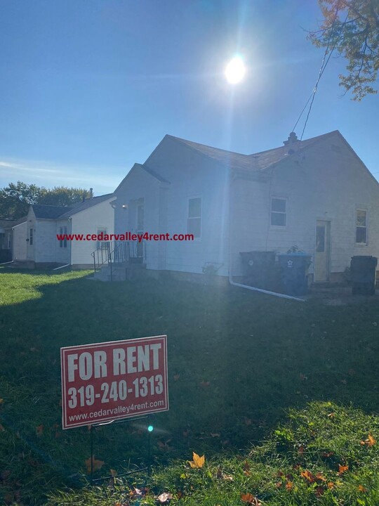 1800 Hawthorne Ave in Waterloo, IA - Building Photo