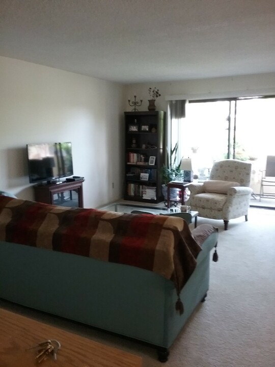 5000 S Centinela Ave, Unit 331 in Los Angeles, CA - Building Photo