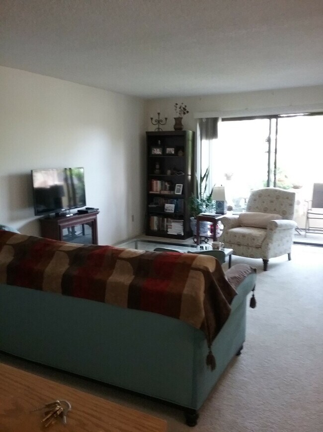 property at 5000 S Centinela Ave