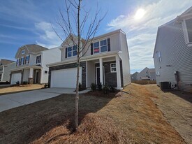 204 Pendergast Rd in Greenville, SC - Building Photo