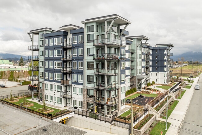 Pinnacle Suites