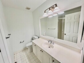 8720 Cypress Walk Ct in Tamarac, FL - Building Photo - Building Photo