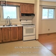 79 Osborne Crescent in Oakville, ON - Building Photo - Building Photo