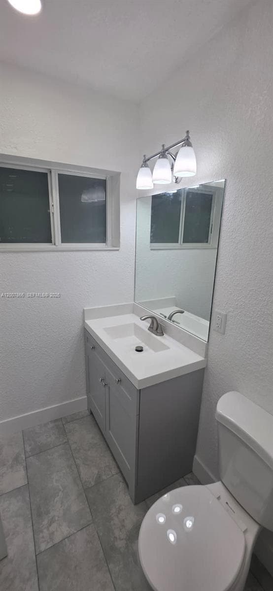 804 NE 10th St in Hallandale Beach, FL - Building Photo - Building Photo