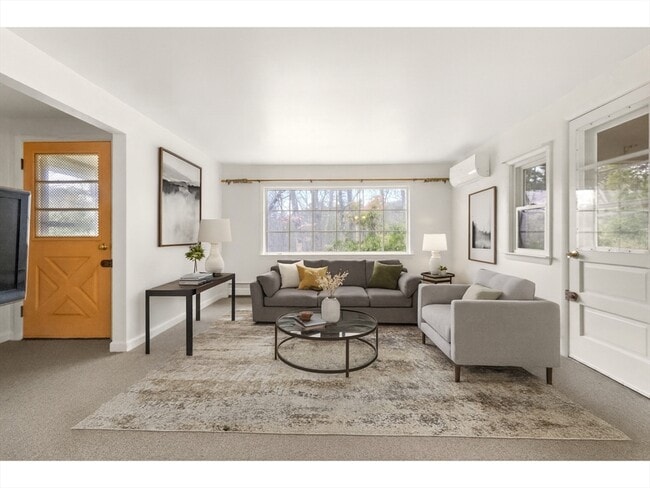 32 Rathbun Rd in Natick, MA - Building Photo - Building Photo