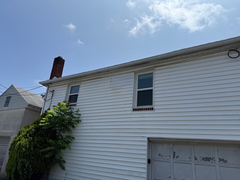 111 E Factory St in Mechanicsburg, PA - Building Photo