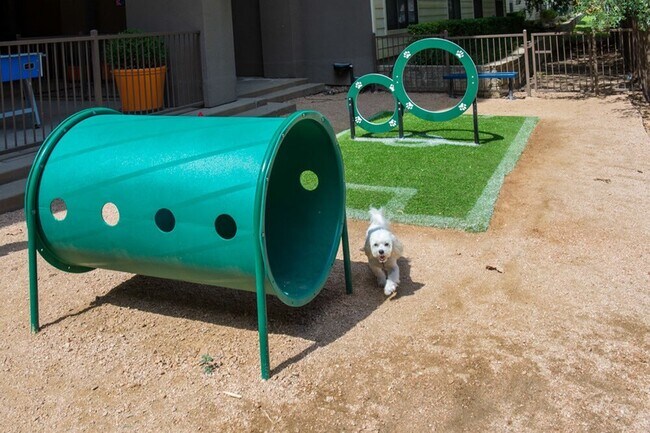 3333 Weslayan St in Houston, TX - Building Photo - Building Photo