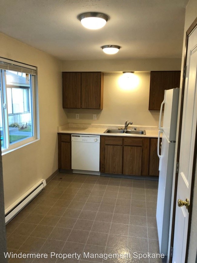 2224 E Courtland Ave in Spokane, WA - Building Photo - Building Photo