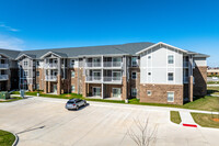 Glen Meadows Retirement Community in West Des Moines, IA - Building Photo - Building Photo