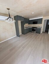 4327 Lankershim Blvd in Los Angeles, CA - Building Photo - Building Photo