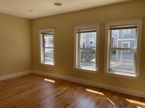 306 W 3rd St, Unit 1 in Boston, MA - Building Photo - Building Photo