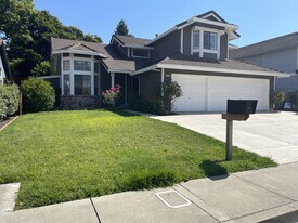 7216 Roxanne Ln in Rohnert Park, CA - Building Photo