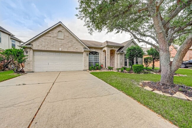 1410 Greenway Village Dr in Katy, TX - Building Photo - Building Photo