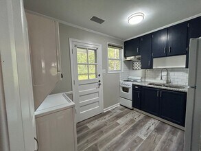 524 Overlook St in Greensboro, NC - Building Photo - Building Photo