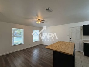 2131 Mossy Ridge in San Antonio, TX - Building Photo - Building Photo