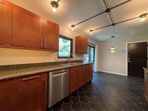1415 Hillcrest Dr in Austin, TX - Building Photo - Building Photo