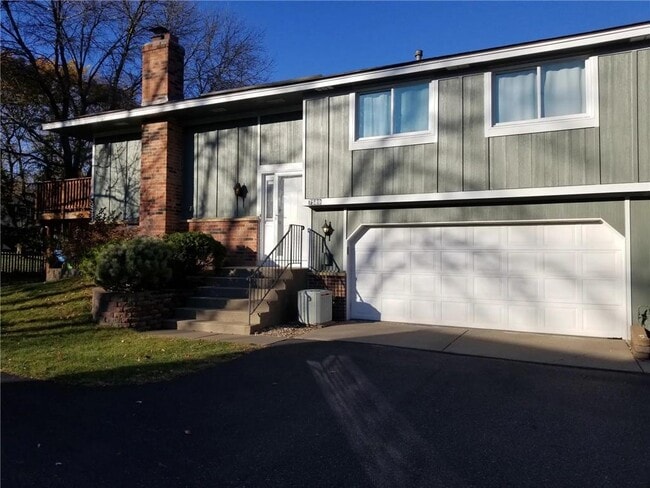 property at 7589 Zinnia Way N
