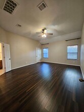 1907 Idlewilde Run Dr in Austin, TX - Foto de edificio - Building Photo