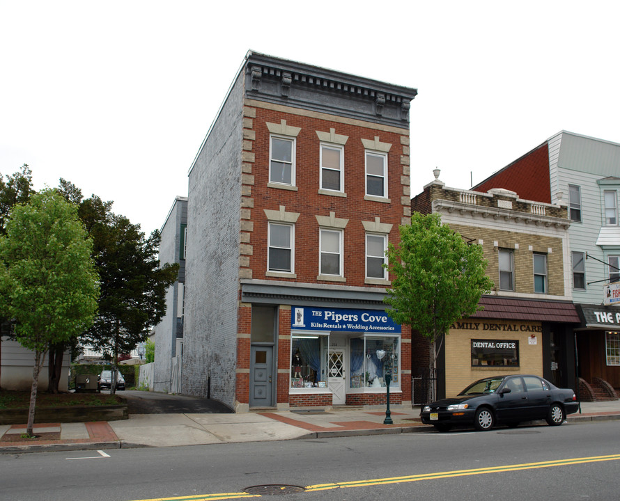 216 Kearny Ave in Kearny, NJ - Building Photo