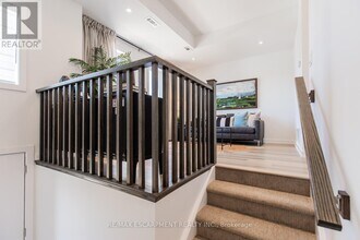 70 Kenesky Dr in Hamilton, ON - Building Photo - Building Photo