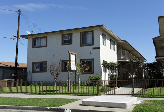 Wellington Court in Torrance, CA - Foto de edificio - Building Photo