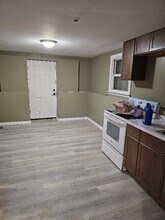 4 Eva Cir in Randolph, MA - Building Photo - Building Photo