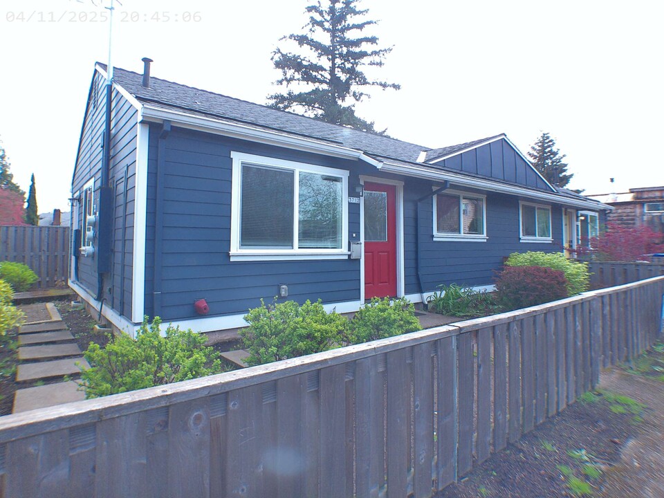 3712 SE 56th Ave in Portland, OR - Foto de edificio