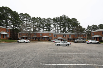 Colonial Arms Apartments in Raleigh, NC - Building Photo - Building Photo