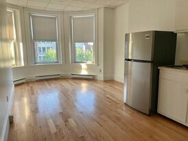 854 Beacon St, Unit 11 in Boston, MA - Building Photo