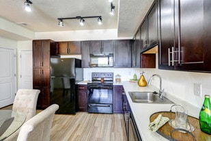 Enclave Apartments in Commerce City, CO - Building Photo