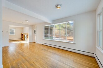 250 Hudson Rd in Sudbury, MA - Building Photo - Building Photo