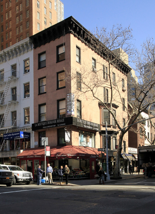 803 Lexington Ave in New York, NY - Building Photo