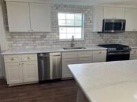 743 Yorkshire St photo'