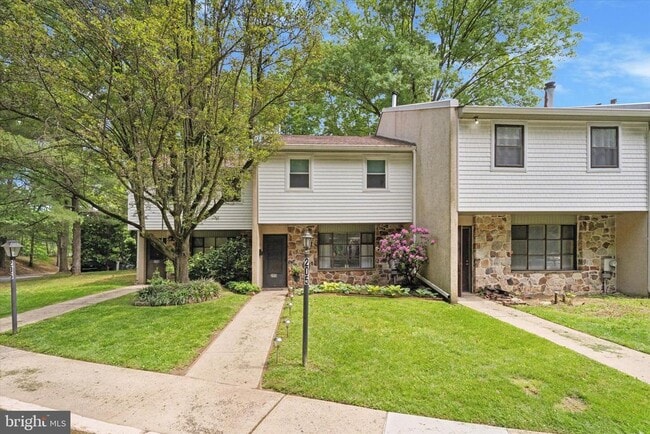 property at 205 Woodside Cir