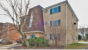 2051 Narcissus Ave in Hanover Park, IL - Building Photo