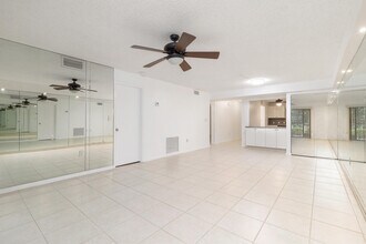 3525 S Ocean Blvd in Palm Beach, FL - Building Photo - Building Photo