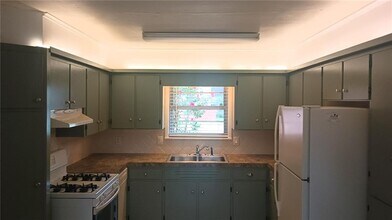 342 SW D St in Bentonville, AR - Building Photo - Building Photo