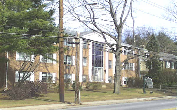 Ardmore Square Apartments in Ardmore, PA - Building Photo