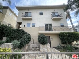 15024 Magnolia Blvd in Los Angeles, CA - Building Photo