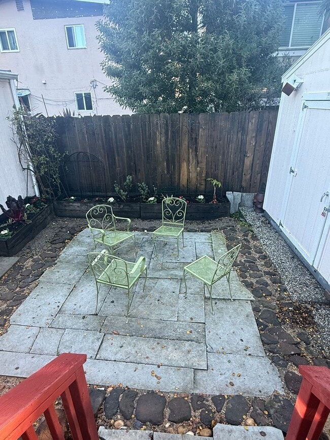 4106 Walnut St in Oakland, CA - Building Photo - Building Photo