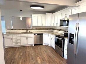 1826 N Woods St in Sherman, TX - Building Photo - Building Photo