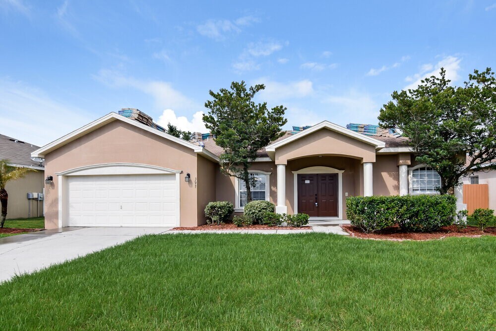 3677 Sandhill Crane Dr in Lakeland, FL - Foto de edificio