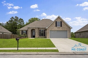 16333 Millsaps Ave in Gulfport, MS - Building Photo