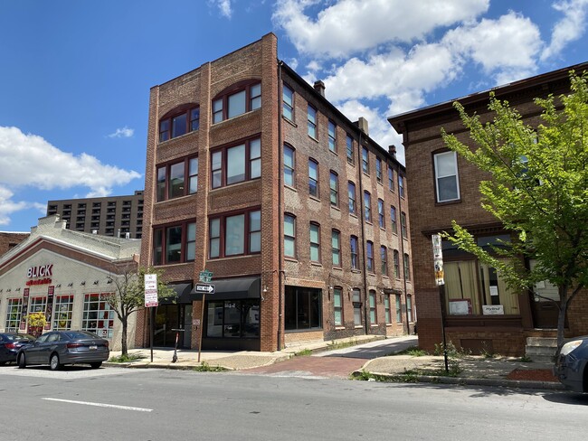 241 W Chase St in Baltimore, MD - Building Photo - Primary Photo