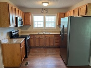 2 Bubbling Creek Dr in Travelers Rest, SC - Building Photo - Building Photo